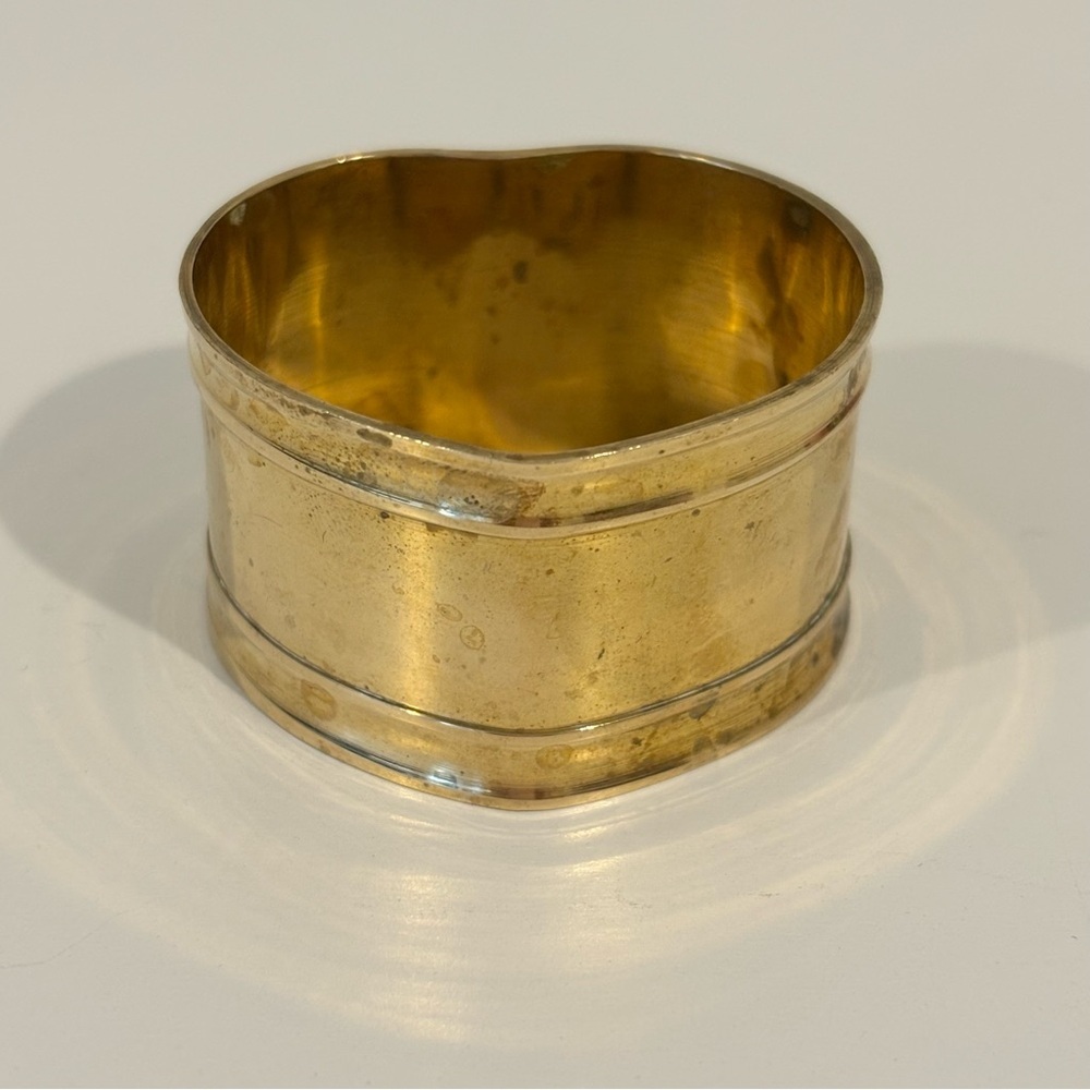Vintage brass heart shaped napkin ring holders SET OF FOUR - Picture 10 of 12